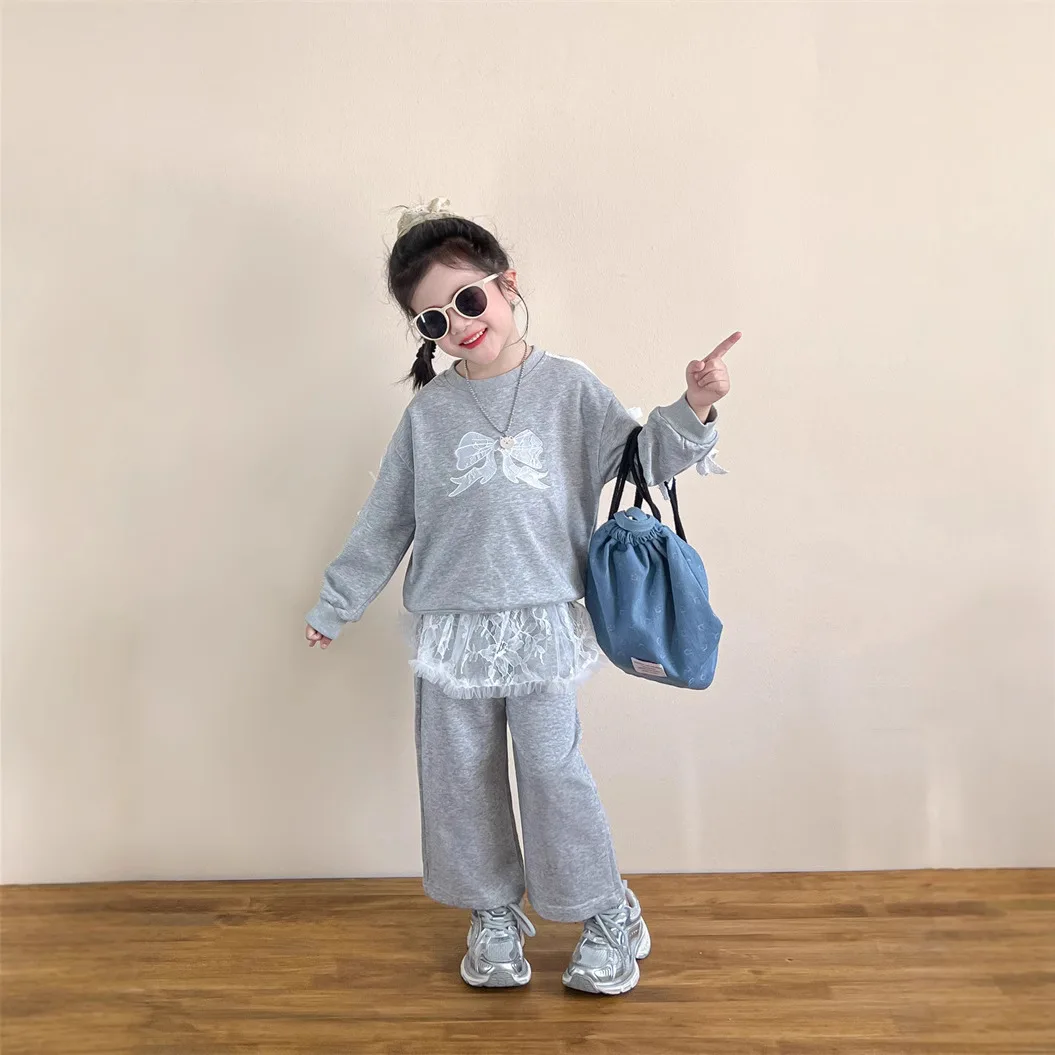 

2025 Autumn New Korean Version of Children's Clothing Girls Cartoon Embroidered Bow Sweater Lace Fart Curtain Sweatpants Set