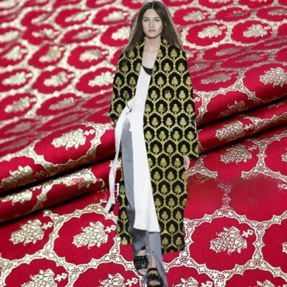 

Золотая линия парча жаккардовая ткань шишка пряжа окрашенная платье костюм одежда европейский бренд модный дизайн шитье оптовая продажа ткани