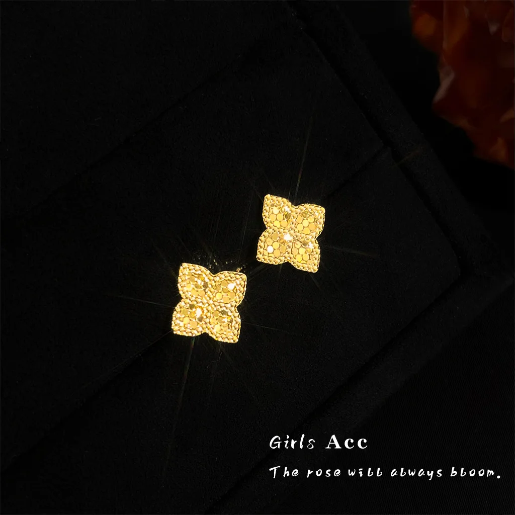 

Sparkling Ice Crystal Four-Leaf Flower Earrings Women French Luxury 18k Gold Plated Commuter Fashion Floral Craft Studs