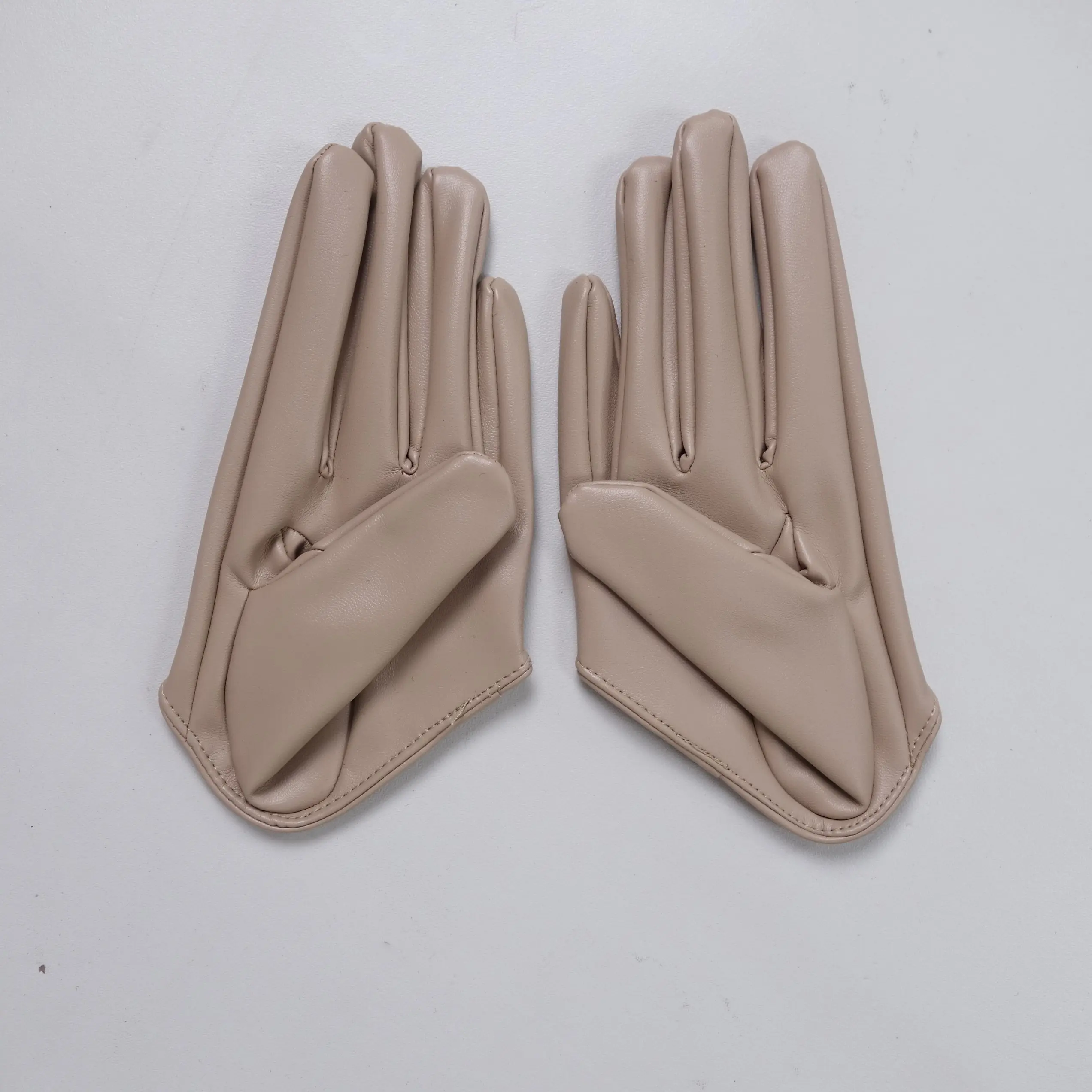 Modische Damen Halbhandschuhe aus Kunstleder PU Fingerlose Tanz- und Bühnenauftrittshandschuhe Persönliche Kurze Schwarze Handgelenkstulpen – Detail 10