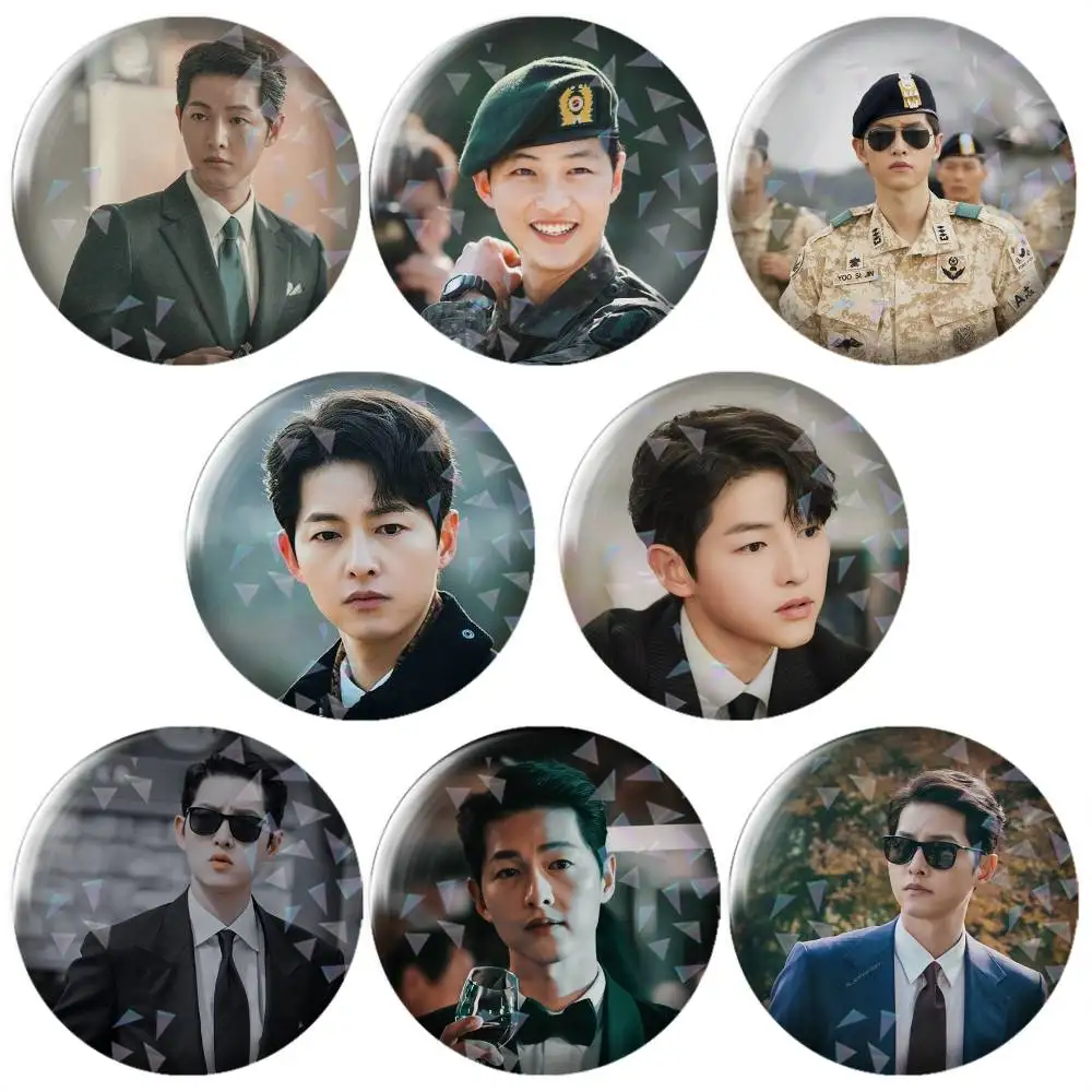 Korean Actor Song-g Joong-ki Brooch Metal Badge Brooch, Fashion Decorative Pins for Hat Bag Clothing Decoration Gift,Souvenir.