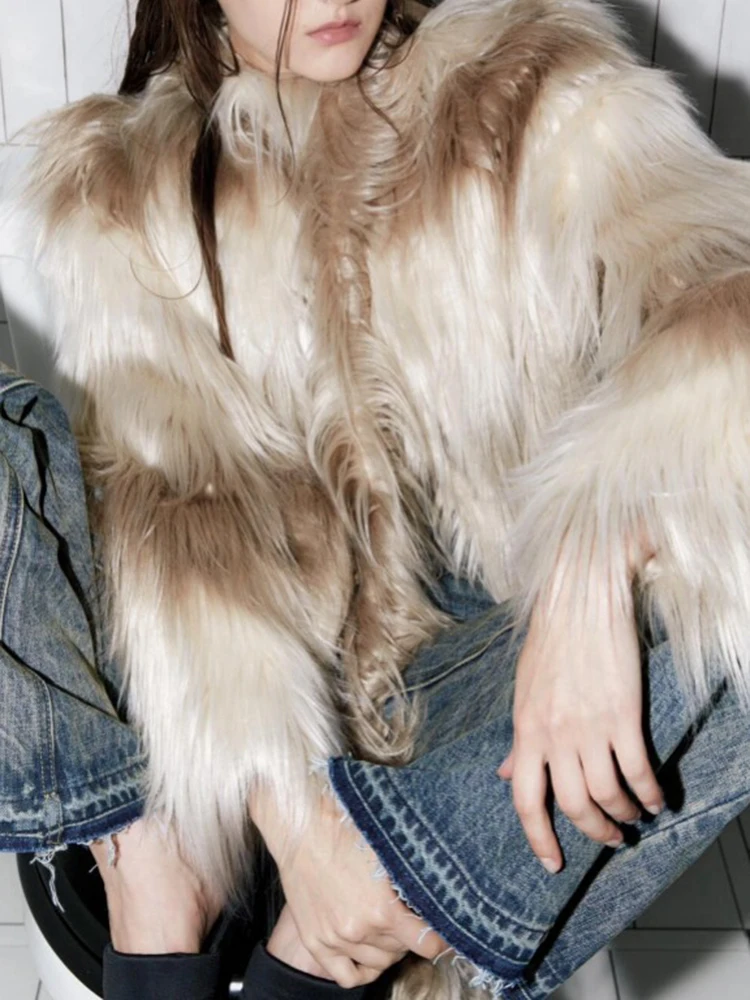 DEAT Fashion Women's Faux Fur Coat Contrast Color Long Fur Loose Warm Short High Street Female Jackets 2024 Winter New 15C807