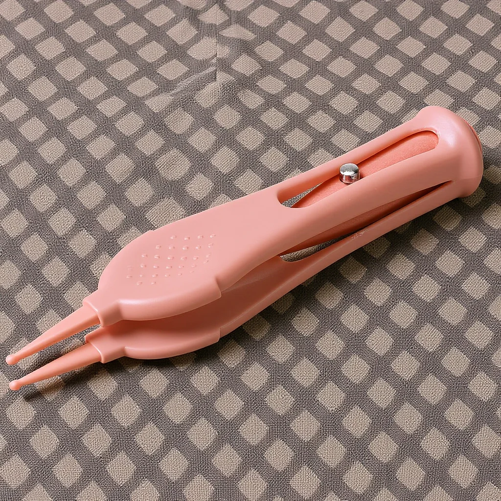 

Baby Nose Tweezer Stainless Steel Anti-Skid Handle Led Light For Ear Navel Cleaning Pink Infant Care