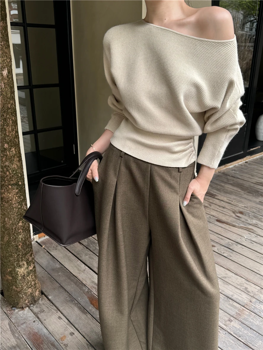 Sweater lengan panjang wanita, atasan Jumper Pullover rajut kasual mode musim gugur baru Sweater pendek Satu bahu hitam seksi lengan panjang