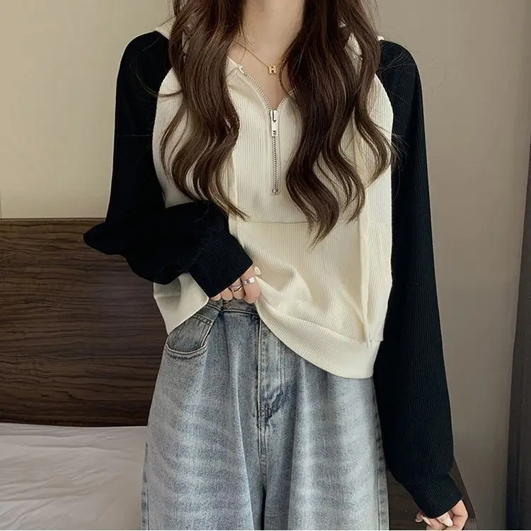 

New Korean Style Autumn Winter Long Sleeve 2026 Sweatshirt For Women With Patchwork Raglan Sleeves, Color Block Zipper Hooded