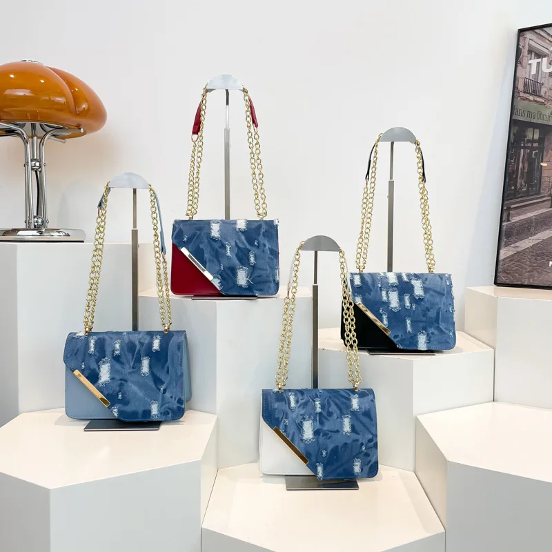 

2025 Новая женская джинсовая лоскутная сумка - текстурированная повседневная модная сумка через плечо с цепочкой