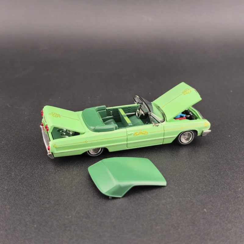 Immagine 6: Modellino in Lega FW 1/64 Impala Stile West Coast Americana con Teschio Nero