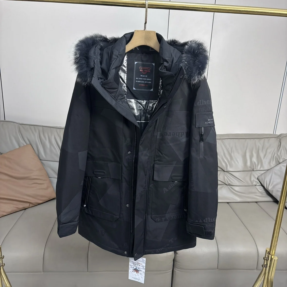 

Мужская удлиненная куртка с натуральным меховым воротником, утепленная пухом, теплосберегающая, из полиэфирного волокна, экологичная