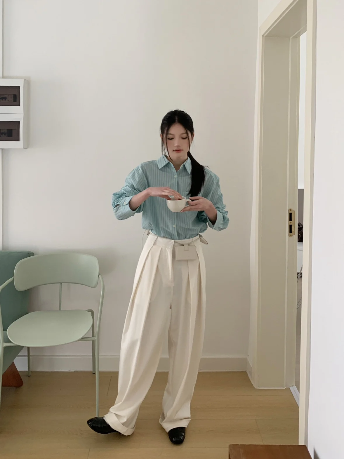 

Брюки женские свободные, молочно-белые, с широкими штанинами, в стиле casual, модные, для ранней весны, модель Sle Gagga