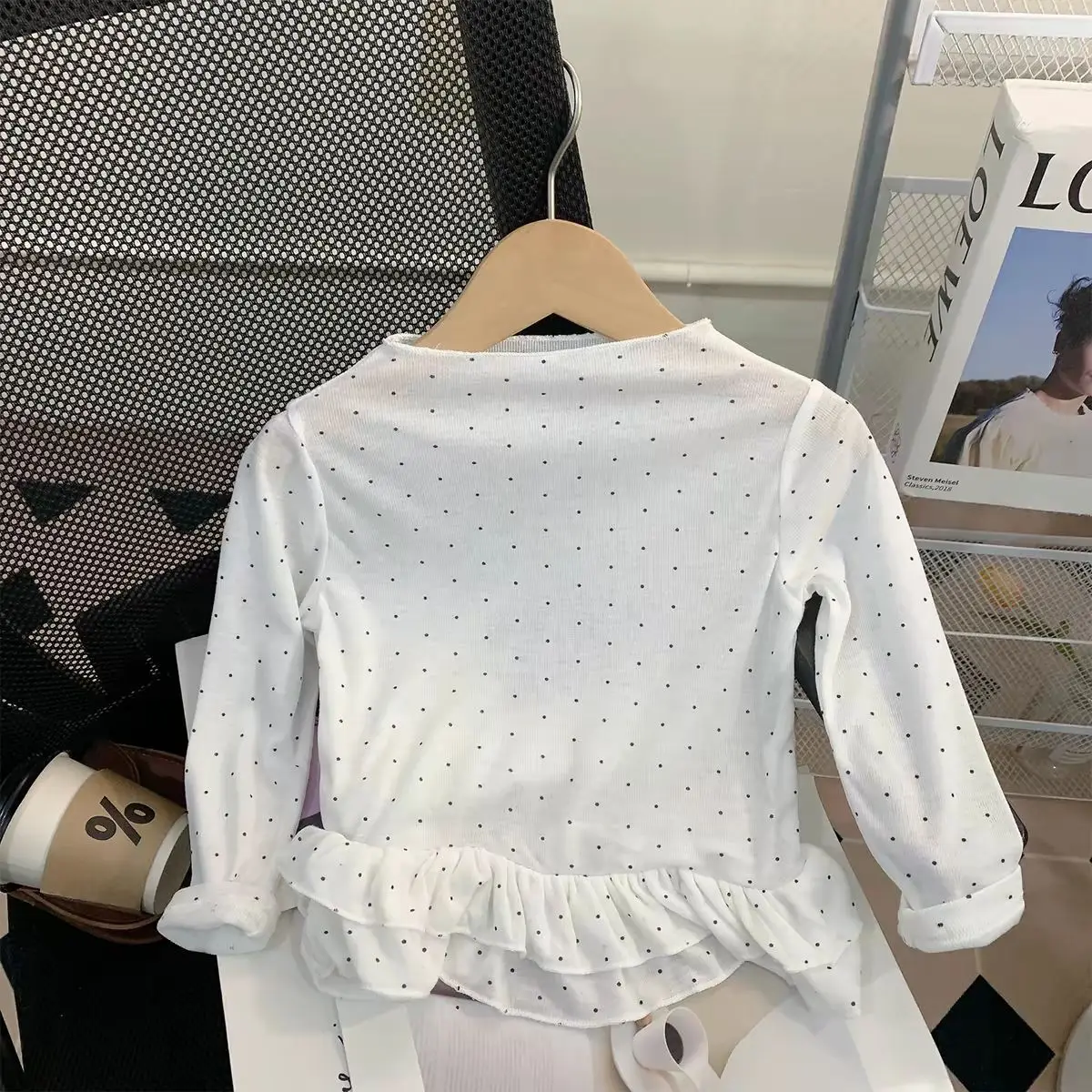 3-teiliges Set für Mädchen – ärmelloses Oberteil, Jeans-Unterziehshirt & weit geschnittene Hose, lässiges Kinderoutfit mit Patchwork-Design – Detail 3