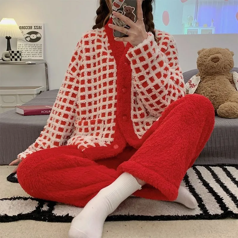 

2024 New Autumn Winter Pajamas Cute Little Fragrance Style Loungewear Coral Velvet Thickened Plush Warm Homewear Two-piece Set