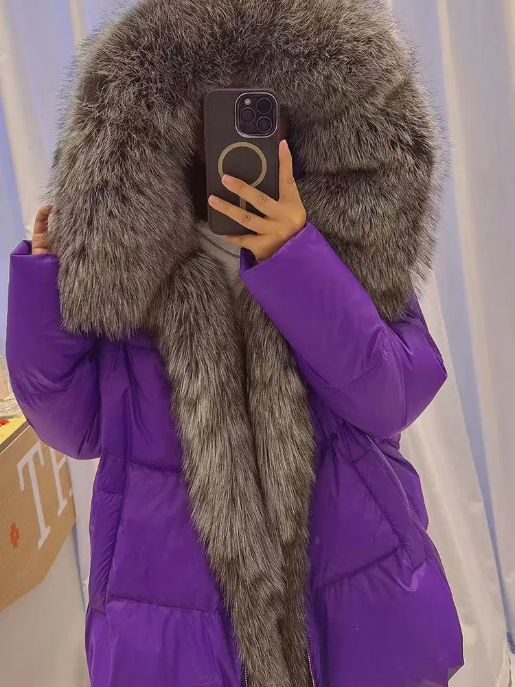 The 2025 winter new fox large fur collar hooded down jacket for women is a short, fashionable, loose and thick warm coat