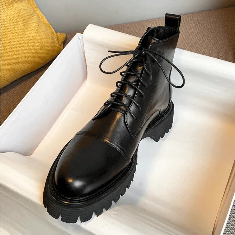 Luxury Men Ankle Boots British Genuine Leather Retro Thick Sole Carved Brogue Motorcycle Boots Street Youth Tide Shoes