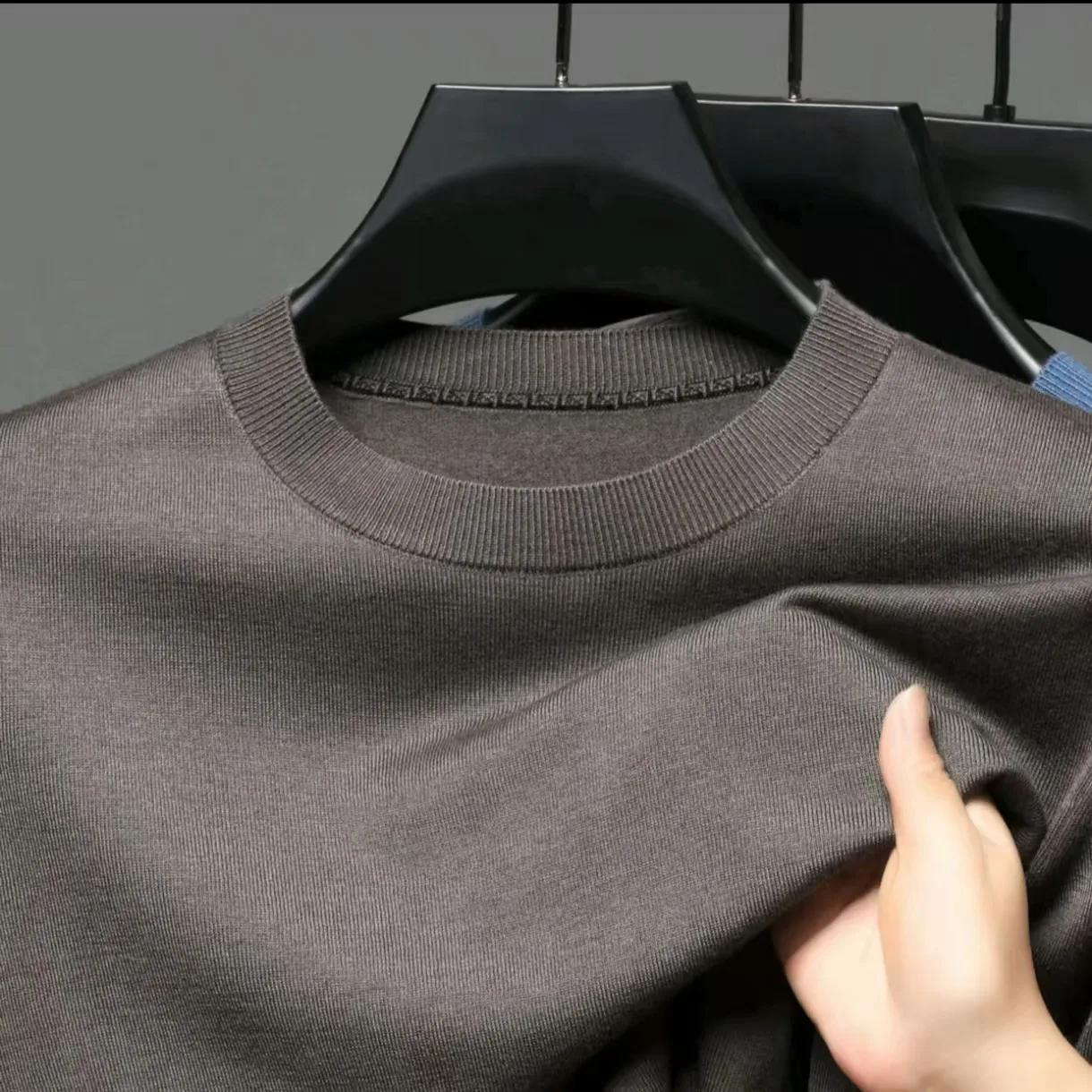 سترة صوف نقية الرجال الجولة شبه الياقة المدورة الخريف والشتاء جديد الرجال رداء علوي من الصوف محبوك سترة ملابس للرجال