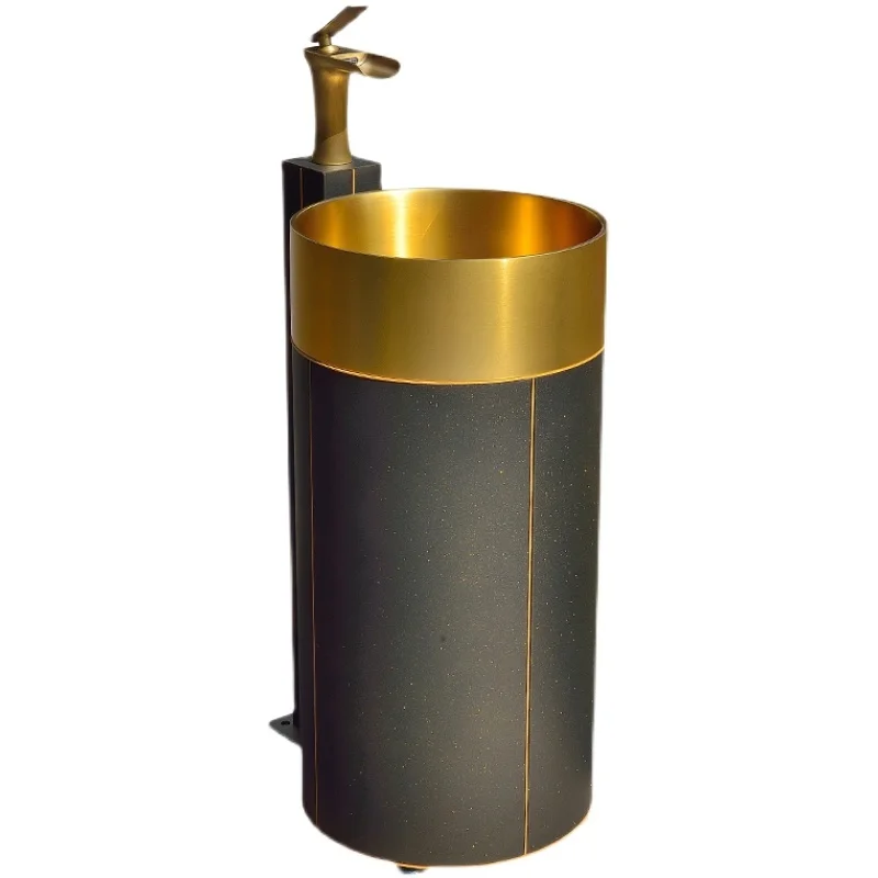

Outdoor wash basin Floor-to-ceiling stainless steel basin Hot and cold water integrated basin