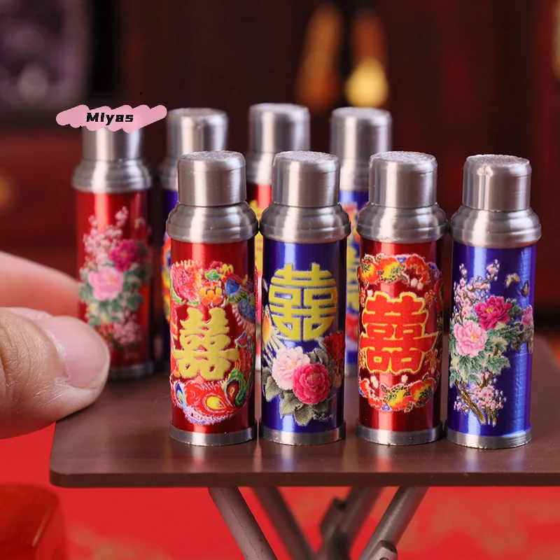 1Pc 1/12 Mini Warm Water Bottle Thermos Model Ornament for 1/12 Dollhouse Chinese Nostalgic Scene Decor Accessory Random Design