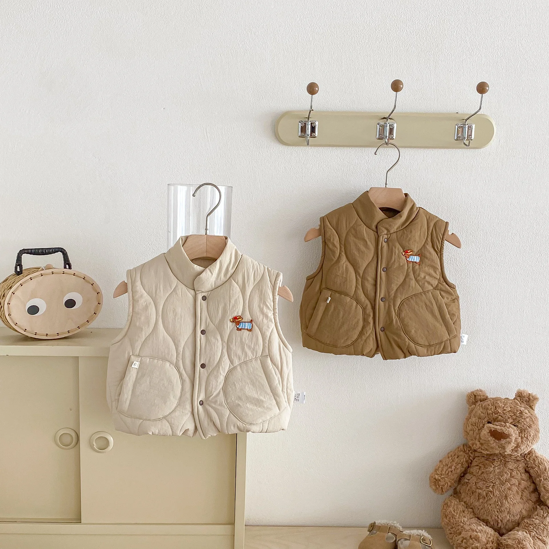 

Корейская версия 2025 дюймов, осенне-зимний новый теплый детский жилет с плюшевым кардиганом и толстым жилетом для верхней одежды