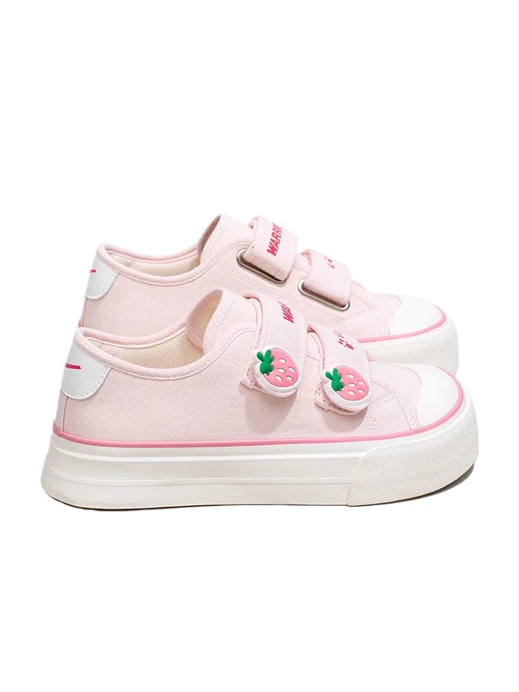 2025 New Summer Strawberry Powder Canvas Shoes for Women Breathable Thick Soled Board Shoes for Students Versatile Big Toe Shoes
