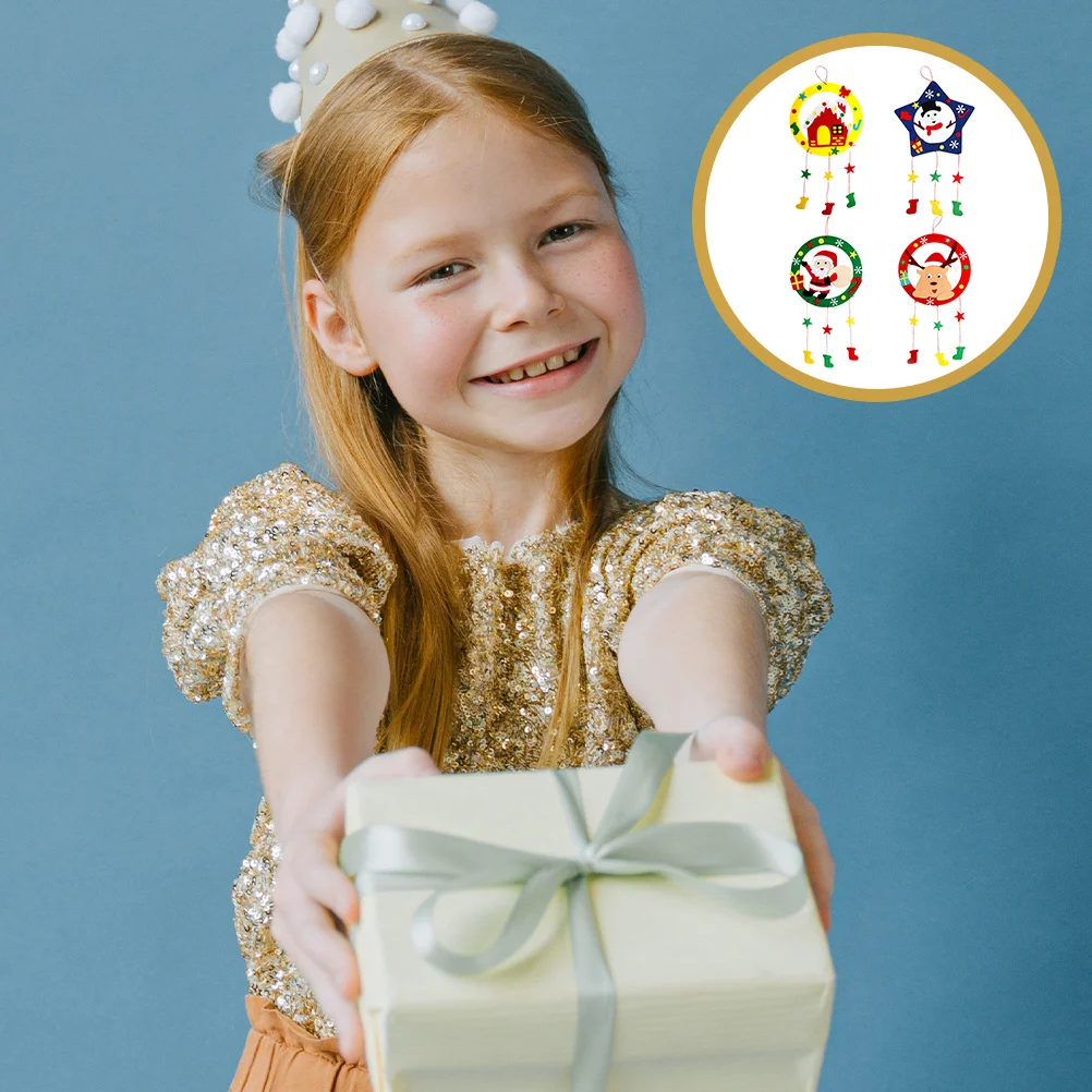 

4Sets Non-Woven Wreath Craft Kit for Kids DIY Christmas Decorations Cartoon Style Festive Hanging Ornament Creative Xmas