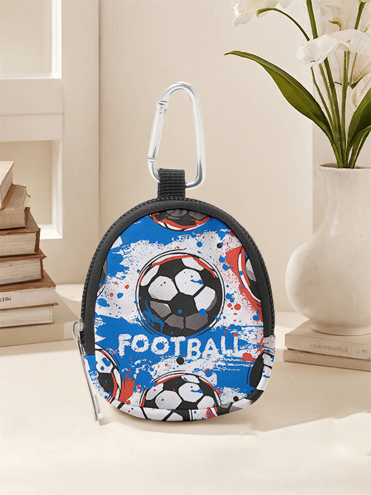 

Мини-кошелек с принтом футбольного узора, легкая сумка для мелочи на молнии с зажимом-крючком, сумка для ключей для наушников, подходит для мужчин и женщин