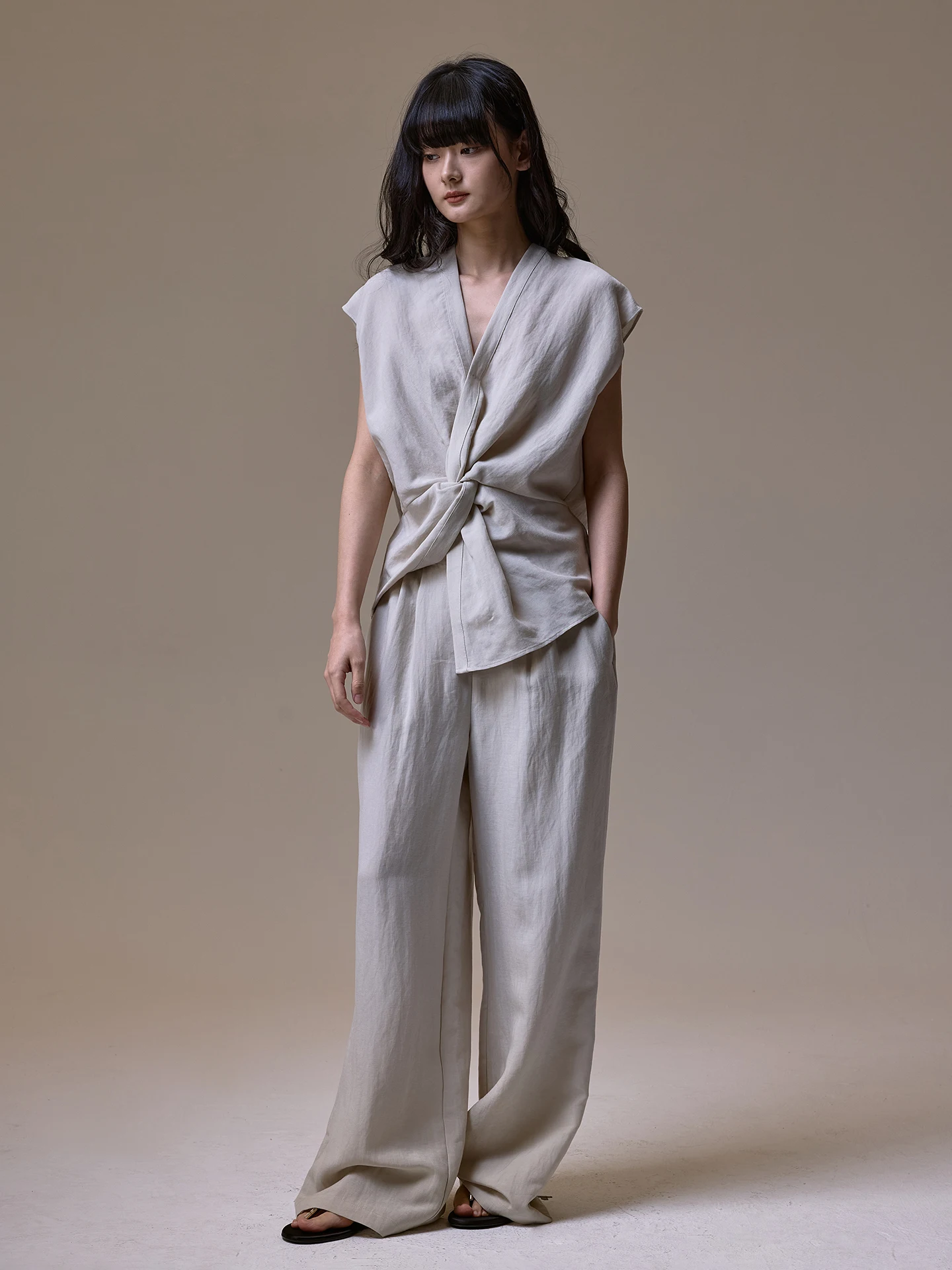 

Summer New Casual V-neck Knotless Sleeveless Irregular Loose Fit Two-piece Set Pure Color INOUT HRQ2026 Fashion Women's Ensemble