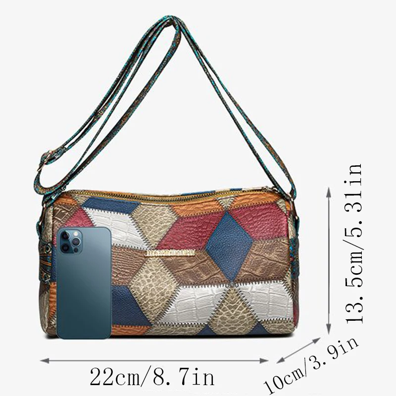 يتميز تصميم حزام الكتف لهذا حقيبة كروس مستطيلة ذات لون محايد على طراز عرقي مميز. #3