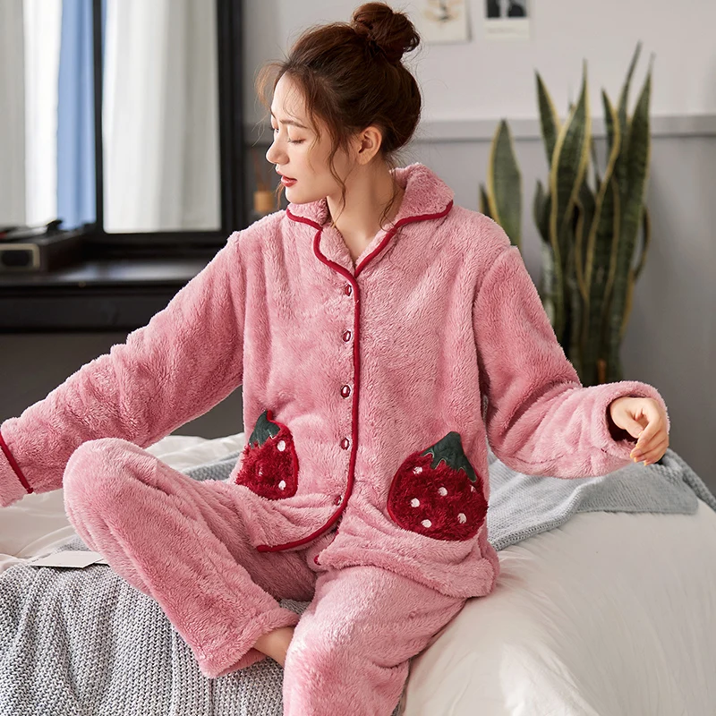 

2 Piece/lot Winter Women Coral Velvet Pajamas set Sweet Strawberry Thick Flannel Long Homewear Sleep Lounge Velvet Pyjama Female