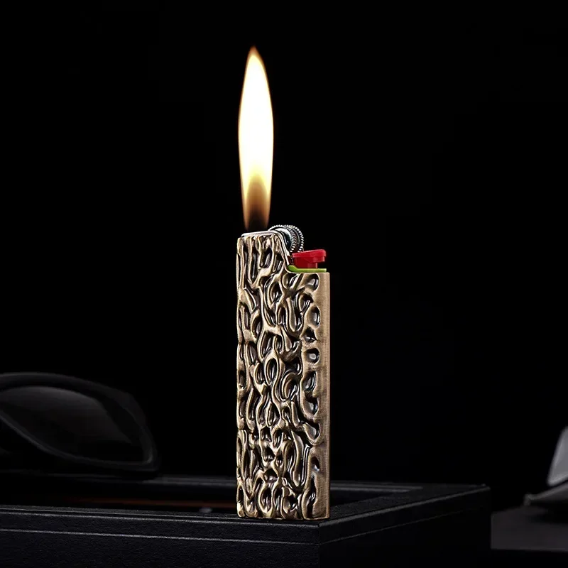 Three Dimensional Relief Gas Lighter Shell Texture Pattern Large Metal Lighter Box Bic Bic Shell Portable and Lightweight