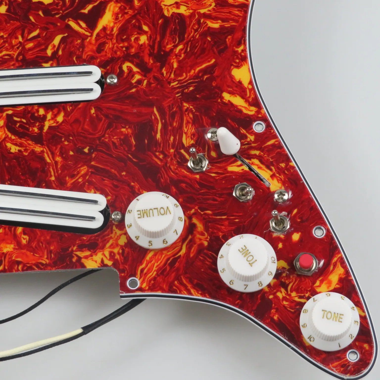 Loaded Pre-Wired Strat Pickguard Vintage Red Tortoise Pearloid 3 Rail Single Pickups Boost Switch Full Wiring Assembly