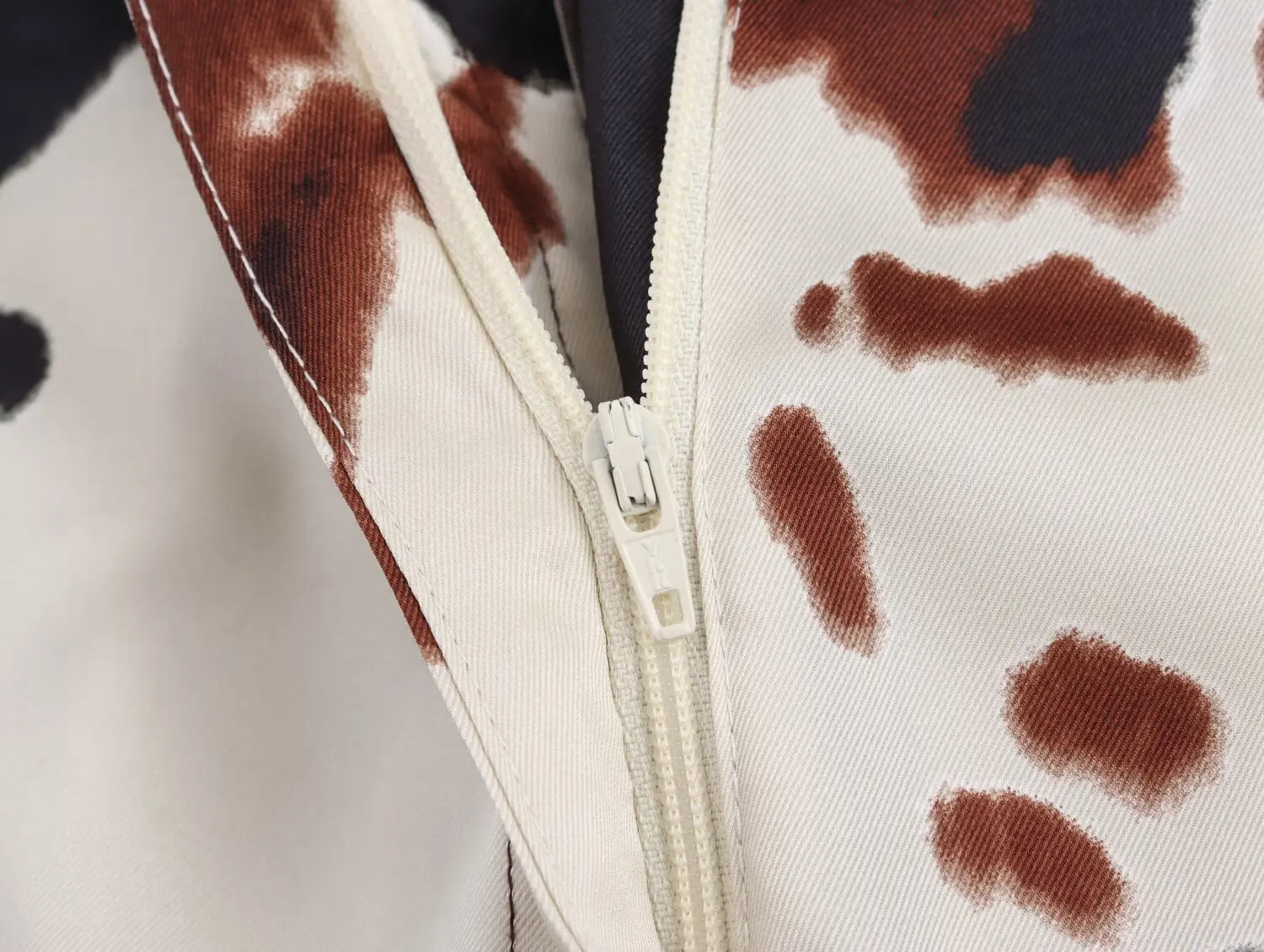 2025 Summer Women's Clothing European and American Style Fashionable Animal Print Casual Mid-Rise Straight Trousers