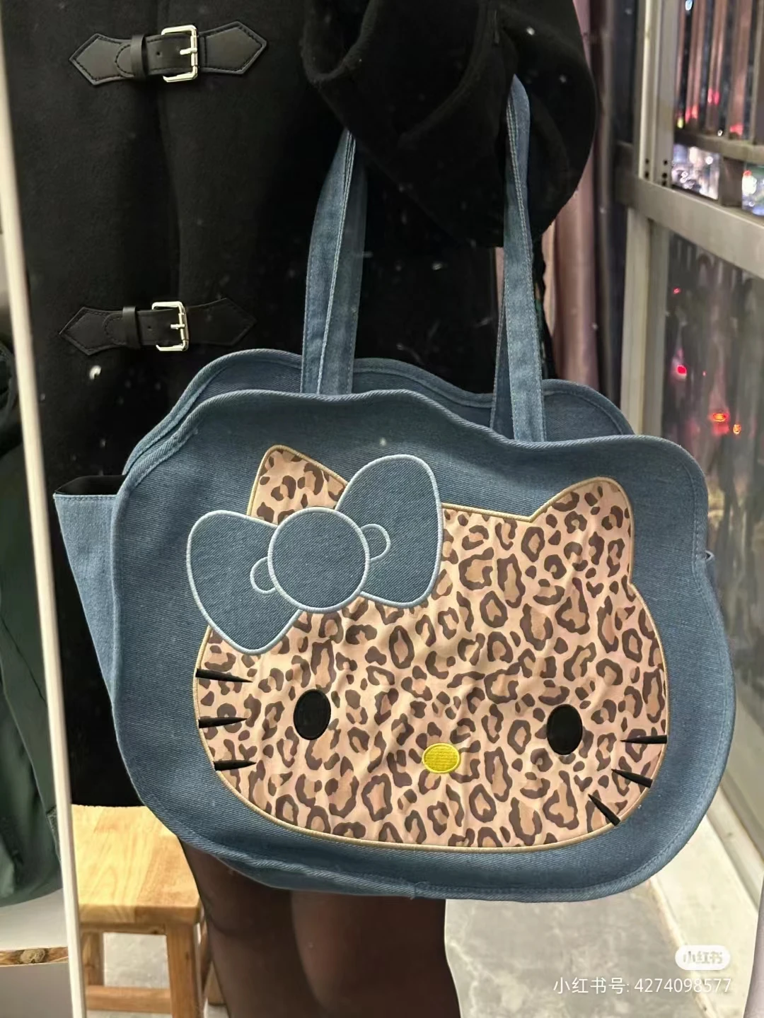 Sanrio Hello Kitty tas selempang wanita, kantung tangan kapasitas besar pola macan tutul koboi Vintage, tas bahu Tengah