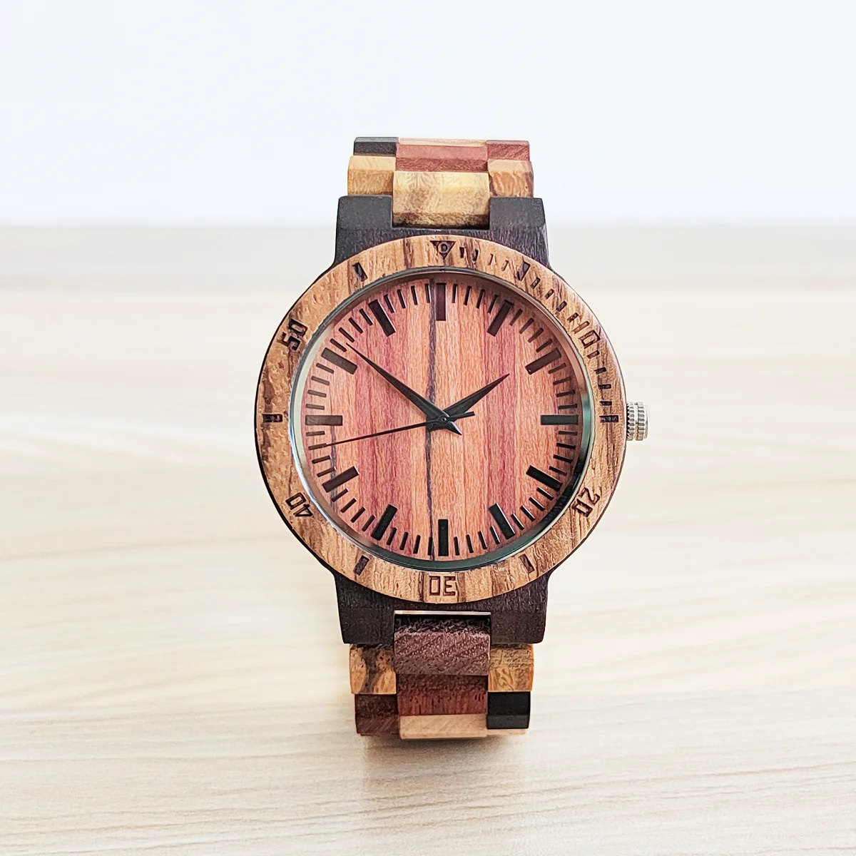 Women Color Wooden Wrist Watches Red Sandalwood Dial Quartz Watch Chronograph Clock Fashion Girlfriend Wood Watches Woman Gift