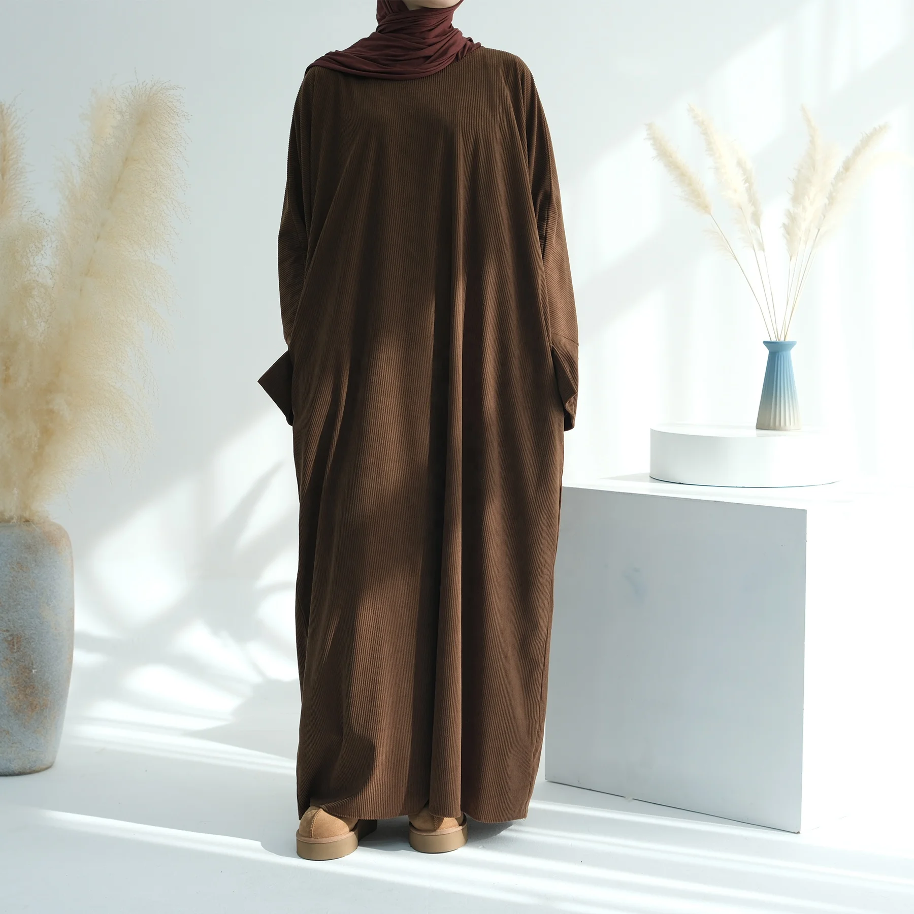 

Winter Abaya Corduroy Loose Warm Muslim Women Long Dress Hijabs Robe Dubai Turkish Modest Kaftan Ramadna Eid Islamic Clothing