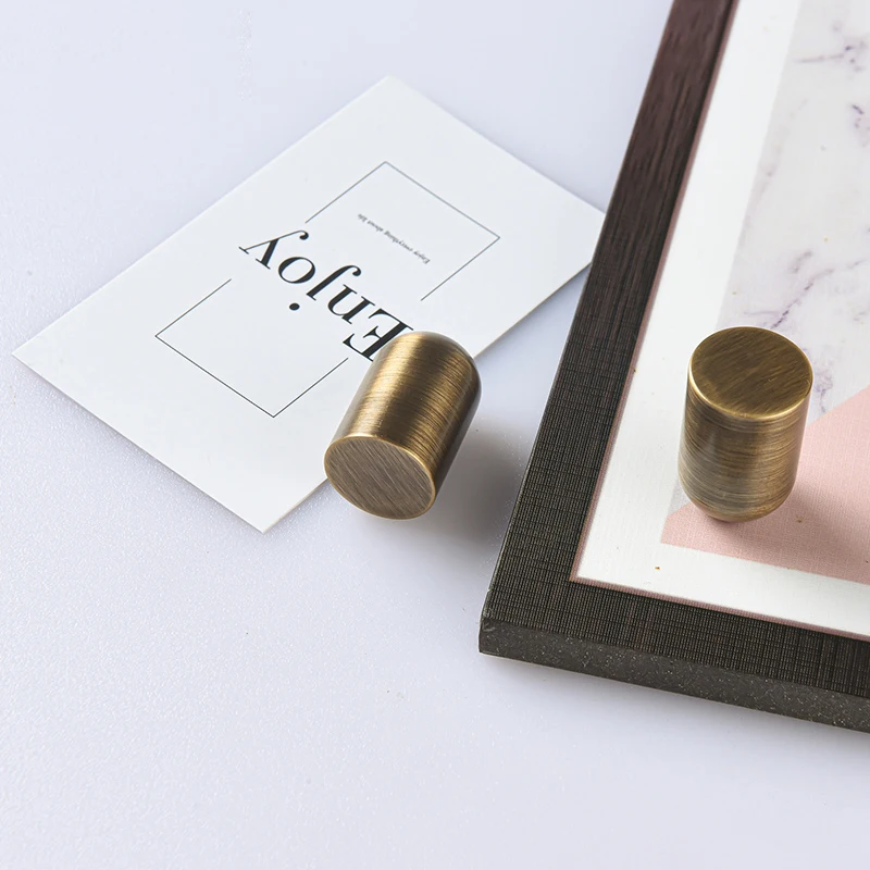 

Retro 4PCS Solid Brass Bullet Design Furniture Handles Drawer Pulls Cupboard Wardrobe Dresser Closet TV Wine Cabinet Pulls Knobs