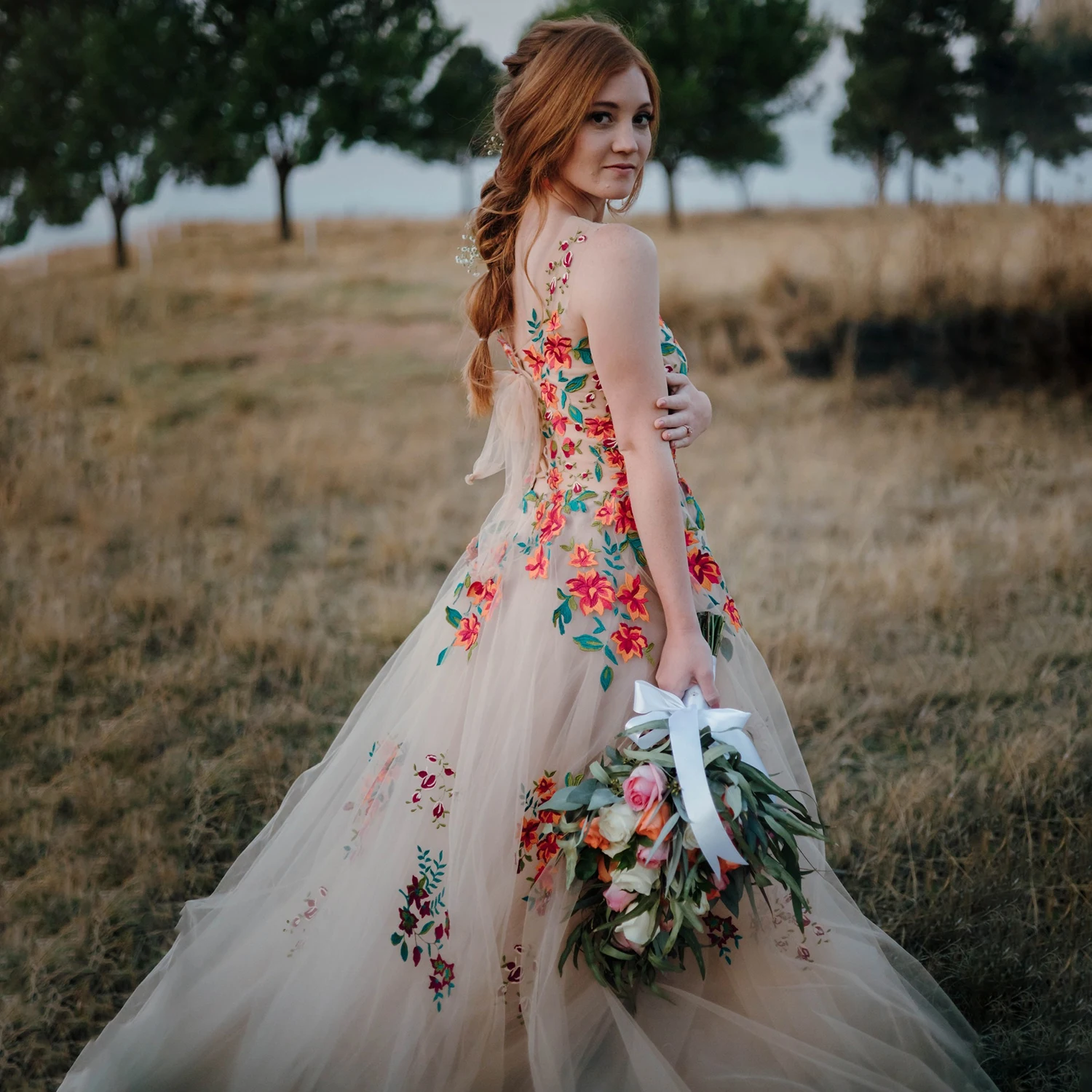 Sleeveless Garden Outdoor Wedding Dress Colorful Appliques Laceup Closure Deep V Neck Tulle Real Photos Customized Bridal Gowns