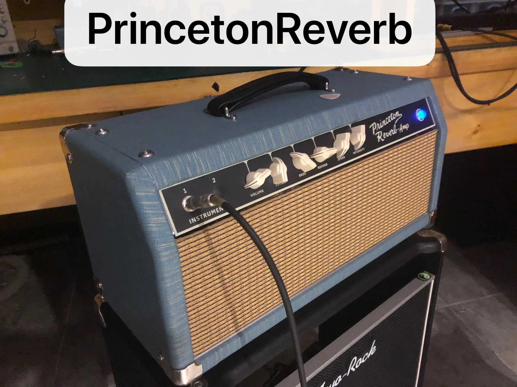 

Изготовленная на заказ головка гитарного усилителя Princeton Reverb 15 Вт на основе схемы AA1164