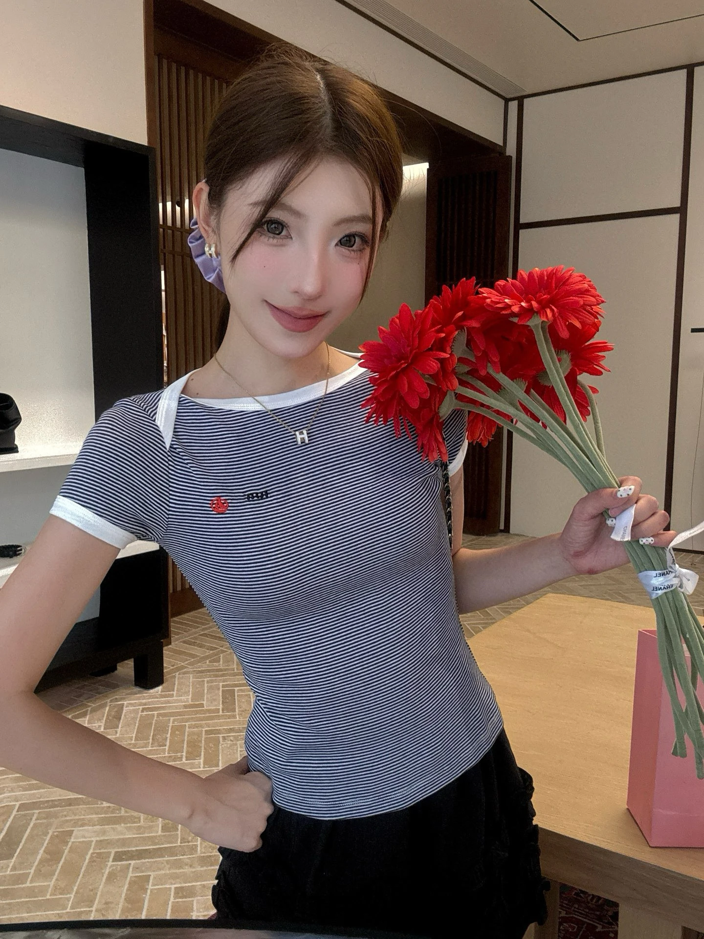 

Высококачественная женская футболка Laxsesu, лето 2021, серия Miu, ор Sve Svel, топ в тонкую полоску, качественный потолочный дизайн