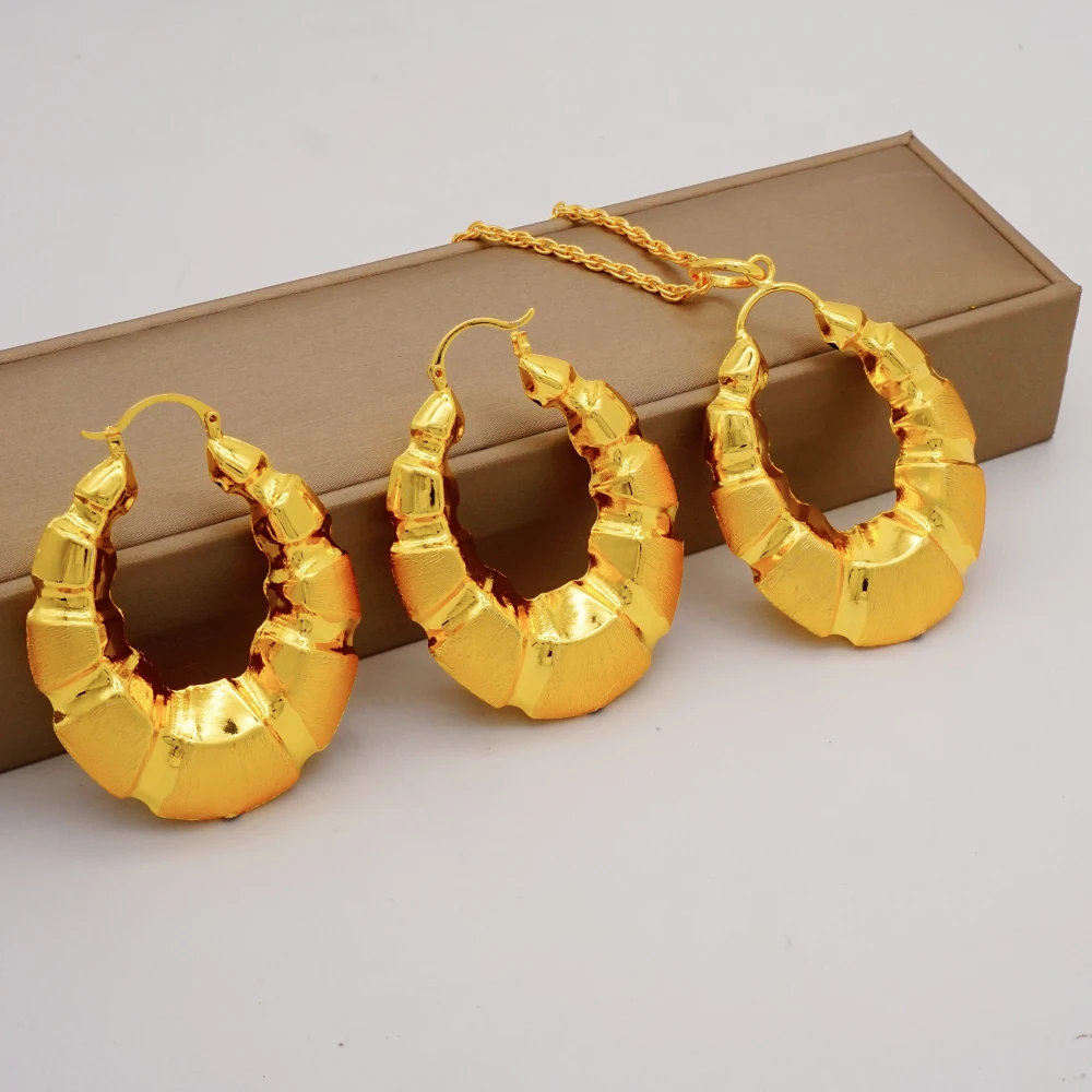 Women's Gold Color Necklace Set with Stud Earrings, Lightweight