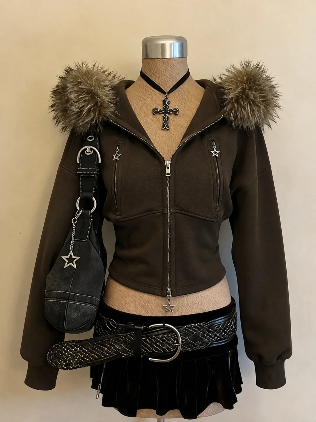 Koreanische Mode Punk Damen Rote Jacke Amerikanischer Vintage-Stil Kunstpelzkragen Y2K Subkultur Chic Warme Winter-Oberbekleidung Mäntel – Bild 3