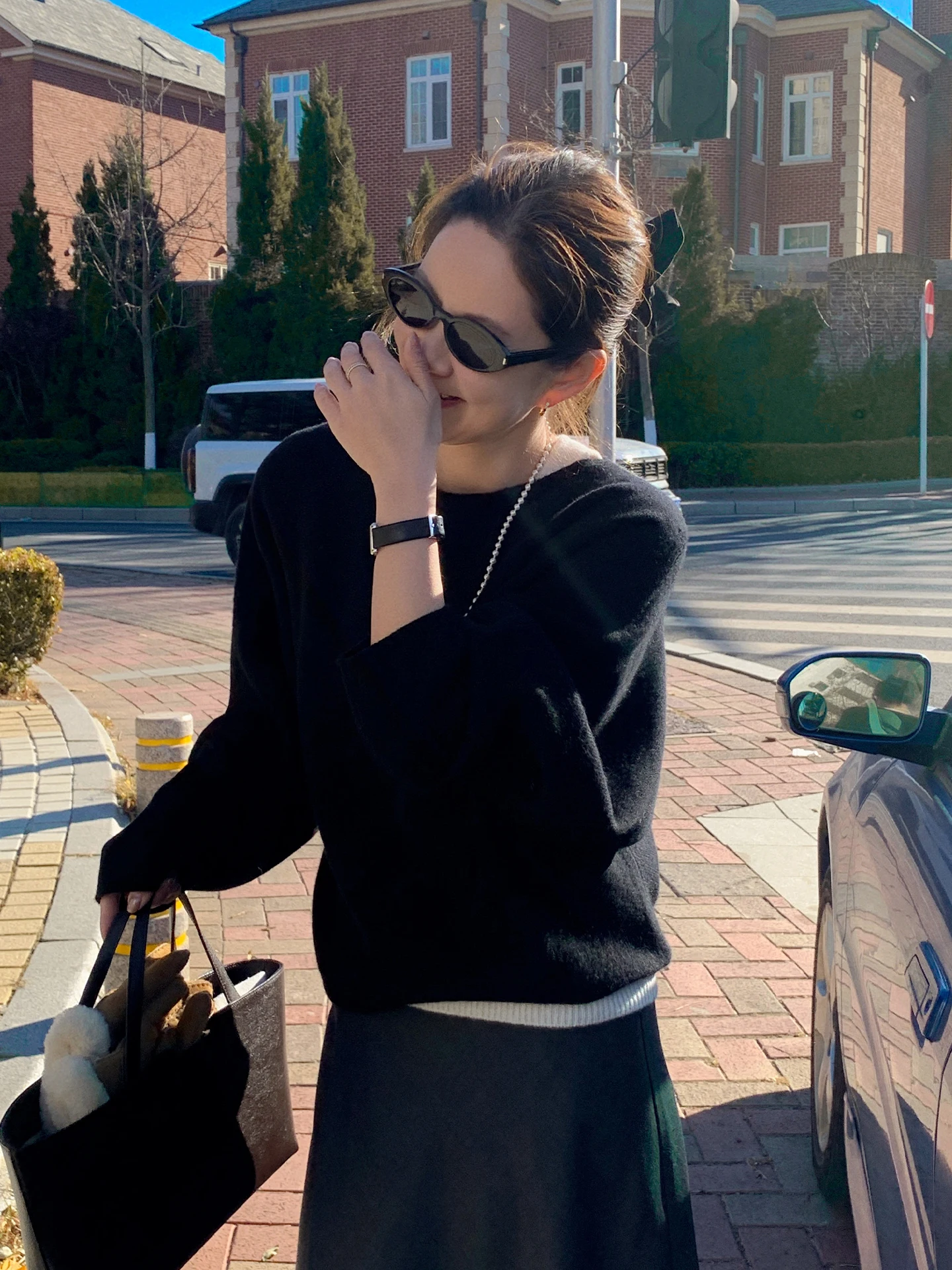 

Комплект свитеров Liberlin Sisy: вязаный жилет на одно плечо и свободный лонгслив для женщин, осенне-зимний, повседневный, свободного кроя