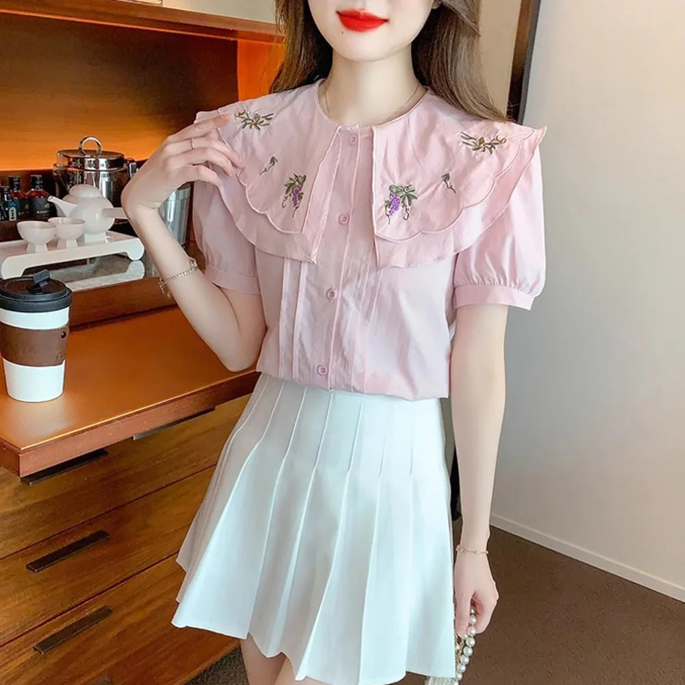 Retro Sweet Flower Embroidery Peter Pan Collar Women Shirts Chic Elegant Female Blouse Summer Casual Bubble Sleeve Cute Slim Top