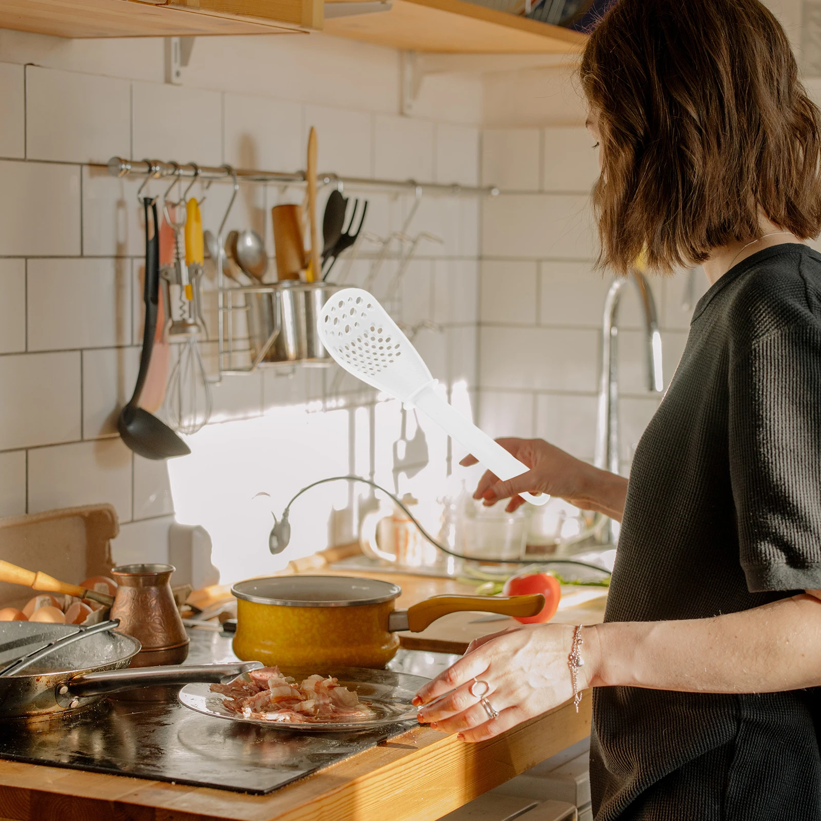 

Multipurpose Mashing Drain Spoon Garlic Ginger Crusher Colander Kitchen Tool Grinding Scoop For Potato Noodles Spaghetti