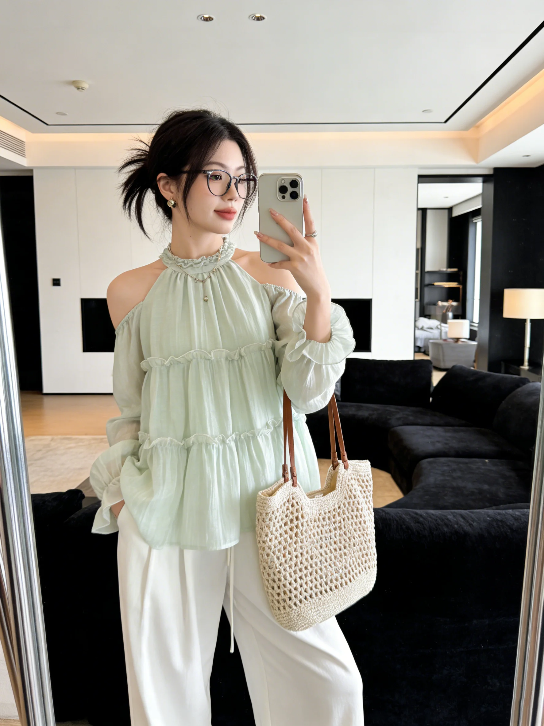 

Элегантная блузка с открытыми плечами и рукавами-колокол, с деревянным узором, нежно-зеленая, стройнящая, в корейском стиле, свободного кроя, с длинными рукавами