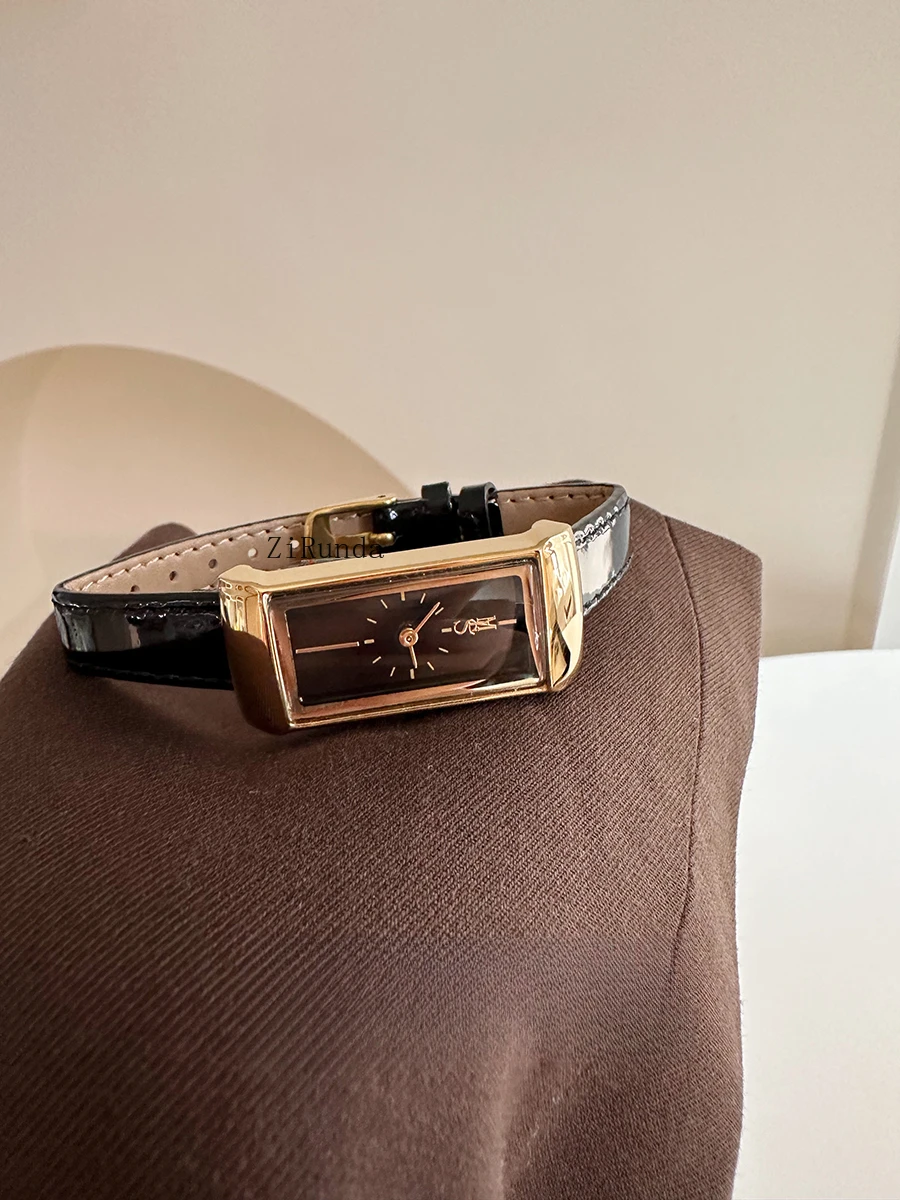 Reloj para niñas premium de lujo ligero versátil retro rectangular de moda