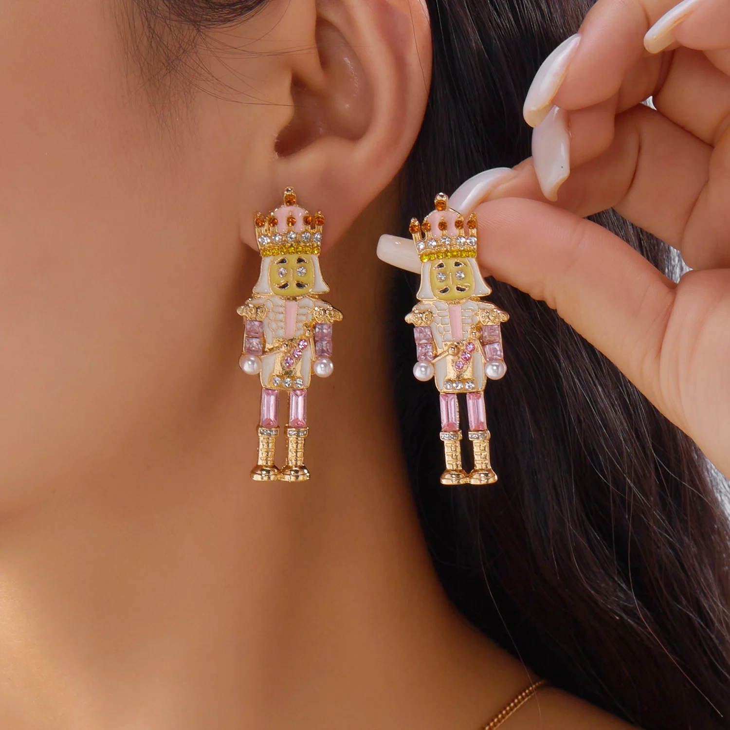 Christmas Rhinestone Soldier Pendant Earring for Women Fashion Imitation Pearl Enamel King Drop Earring New Year Holiday Jewelry