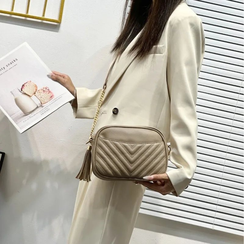 New exquisite and elegant fashion trend single shoulder oblique span women's bag embroidery thread chain small bag