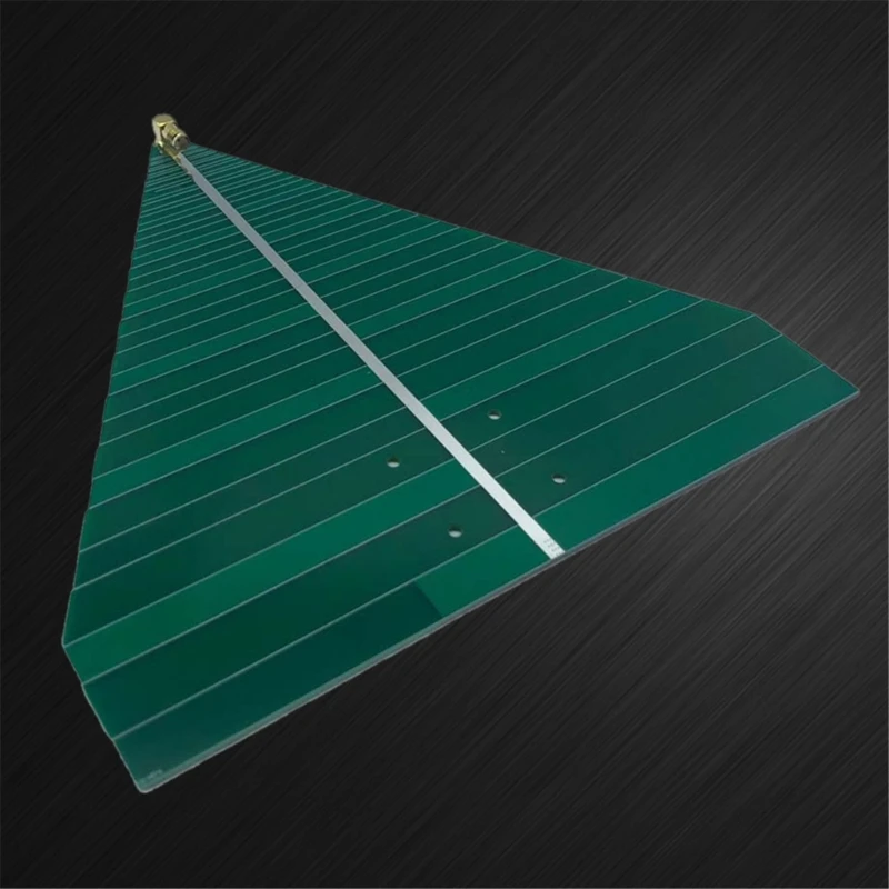 Directional Linear Polarization Antenna 600-6000MHz UWB Log Periodic Antenna Simple Operation for Communication Needs