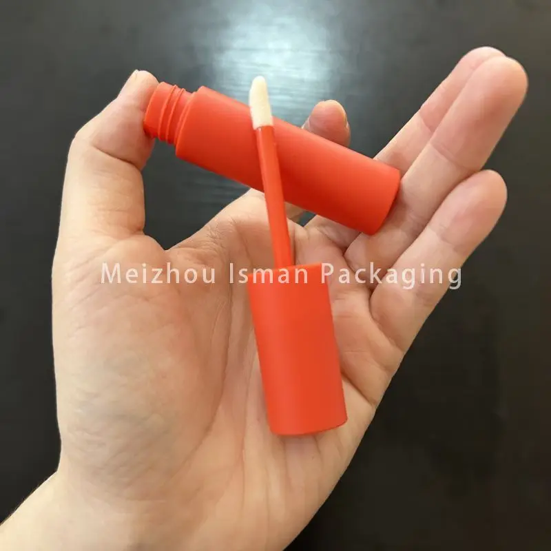 50 buah tabung kemasan Lipgloss pribadi mewah gaya baru bulat 3ml tabung Lip Gloss plastik dengan sikat tongkat