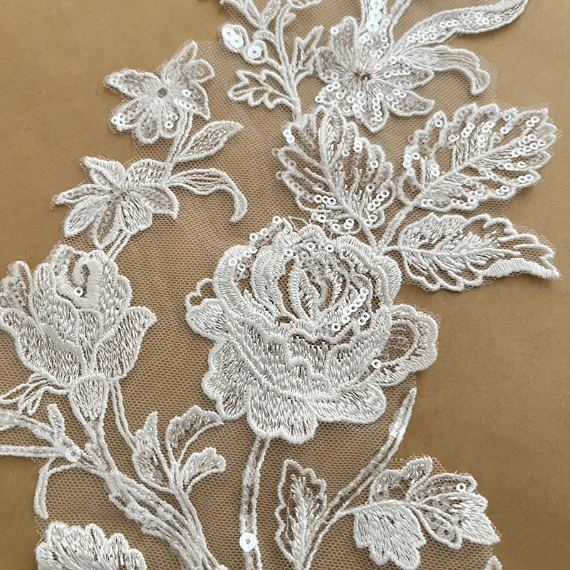 Spitzenbesetzte Blumen für Hochzeitskleider, Schuhe, Kopfschmuck, DIY-Nähzubehör, Weiß, Groß, 64x36cm, 2 Stück, 1 Paar – Detail 5
