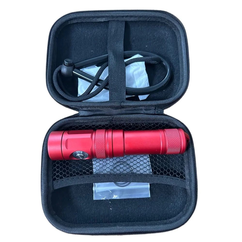 

Rechargeable LED Dive Light Type-C Indicator IP68 Waterproof 100M 1000lm Dive Flashlight with 21700 Type for Underwater Diving